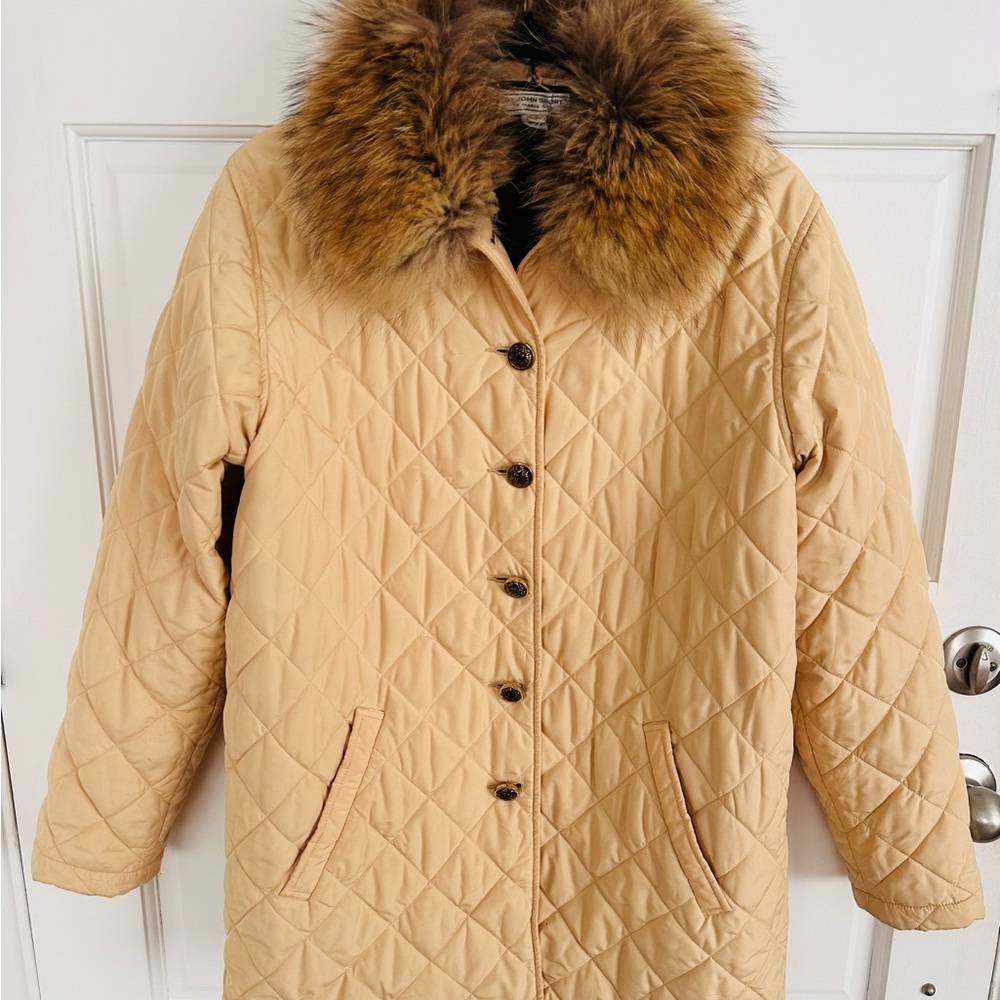 St. John Women's Quilted Tan Coat with Faux Fur Collar